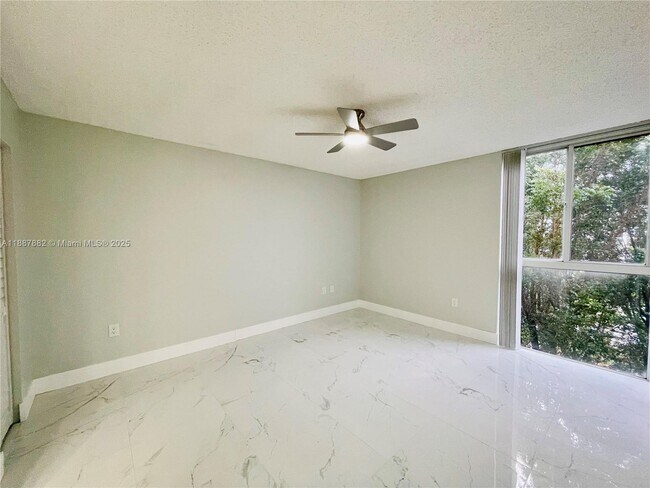 Building Photo - 7125 NW 186th St