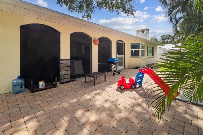 Building Photo - 5776 Augusta Cir
