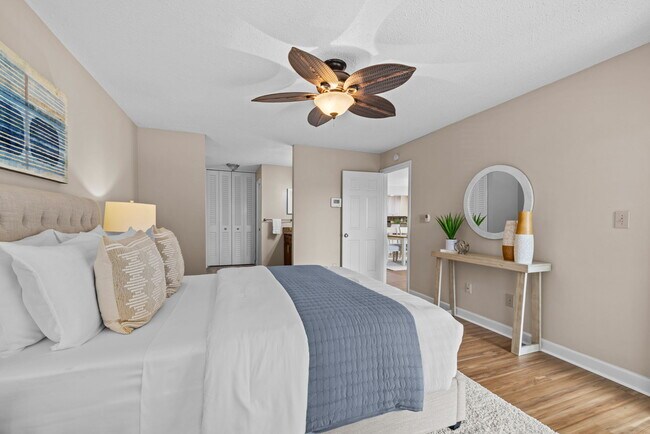 Building Photo - 401 Harbour Point