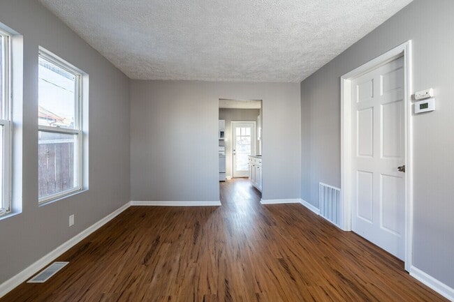 Building Photo - Charming & Cozy West End Cottage – Steps from Roosevelt Elementary & Parks