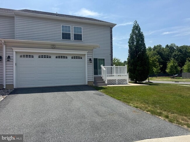 Building Photo - 148 Grissom Dr