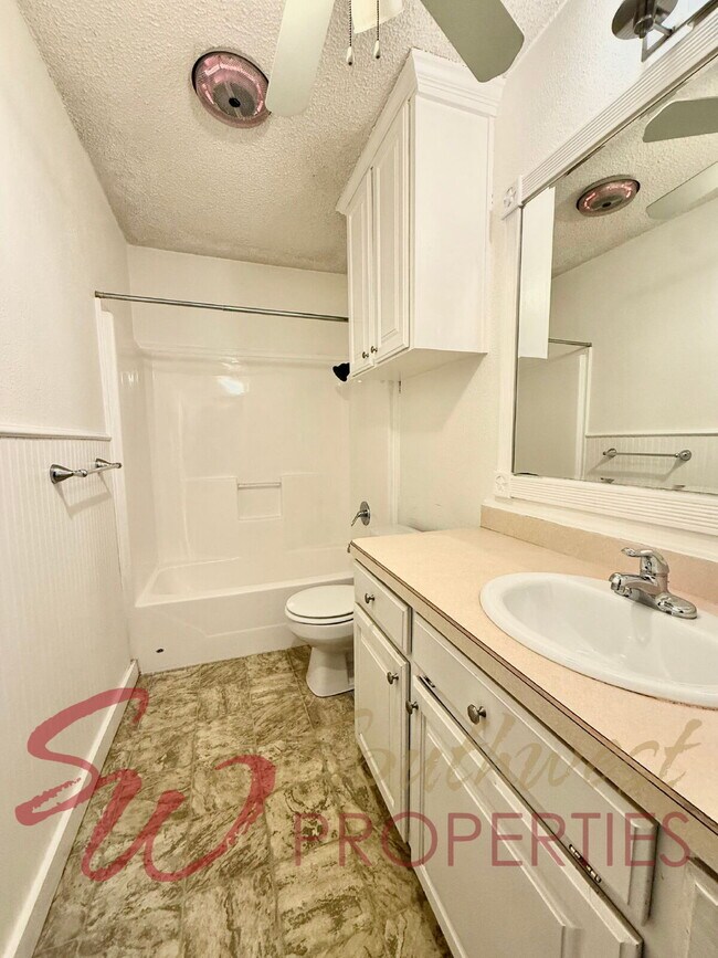 Building Photo - Well maintained 3 bedroom, 2 bathroom in the country