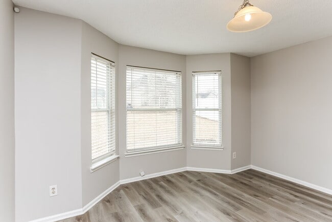 Building Photo - 504 Rosalind Terrace