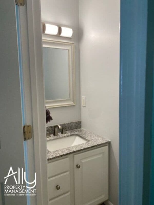 Building Photo - 35 Hardwood Rd