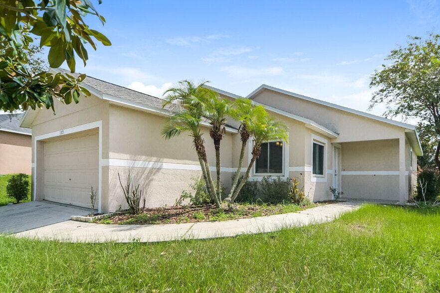 Building Photo - 1323 Hillview Dr