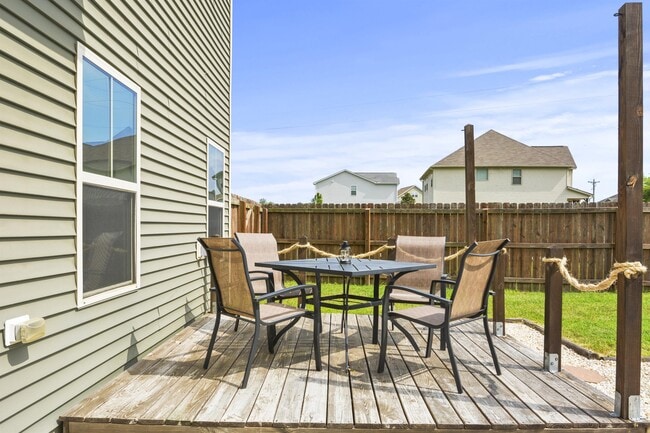 Building Photo - 401 Hope Ct