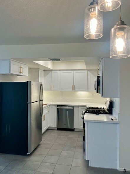 Building Photo - 29105 Thousand Oaks Blvd