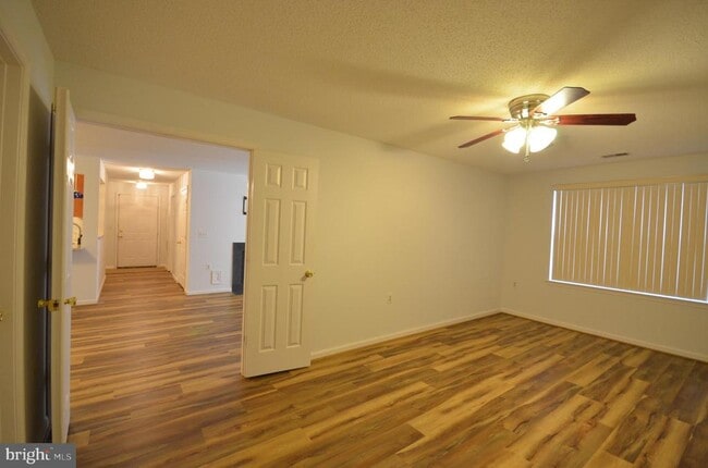 Building Photo - 10009 Vanderbilt Cir
