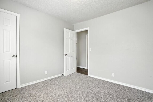 Building Photo - 2929 S 138th E Pl