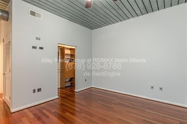 Building Photo - 620 Glen Iris Dr NE