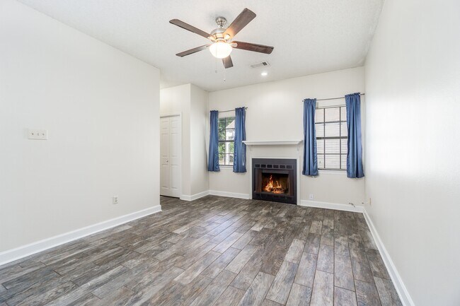 Bedroom 1 - 1450 Lila St
