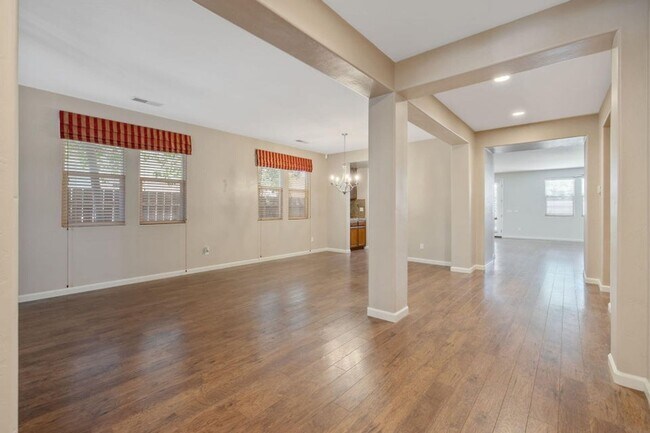 Building Photo - 6124 W Delaware Ct