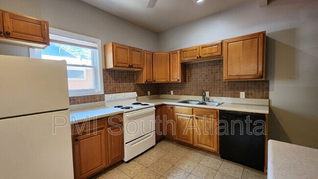 Building Photo - 1366 Clermont Ave