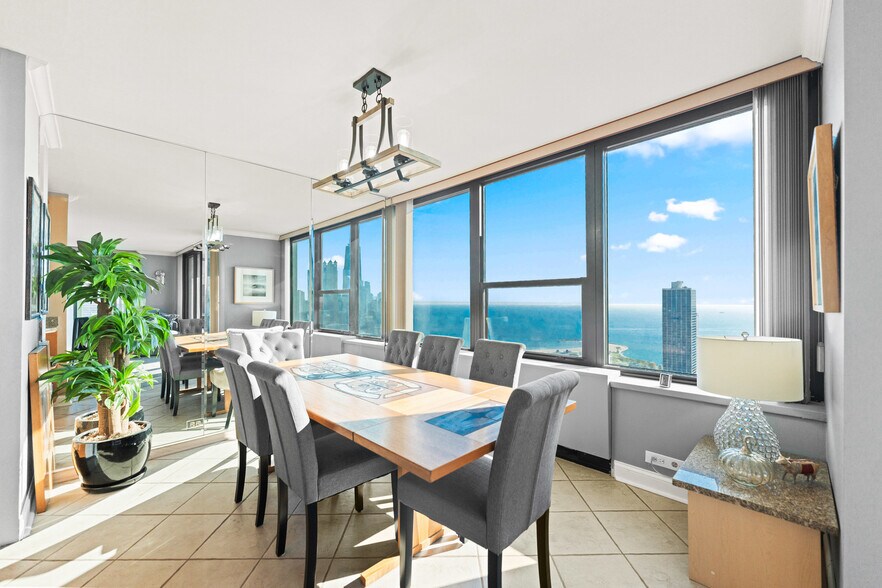 Primary Photo - 1560 N Sandburg Terrace