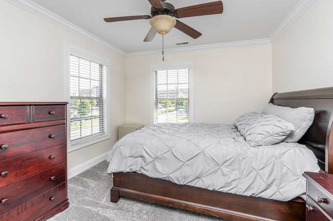 Building Photo - Beautiful Beaumont townhome – $3,000/Month