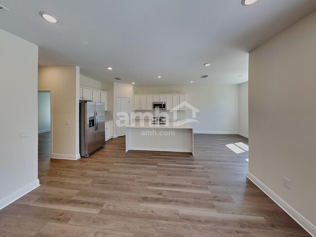 Building Photo - 5981 Sycamore Pl St