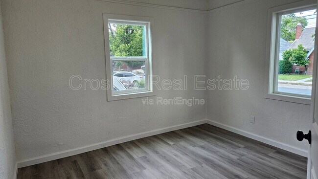 Building Photo - 1346 Redwood St