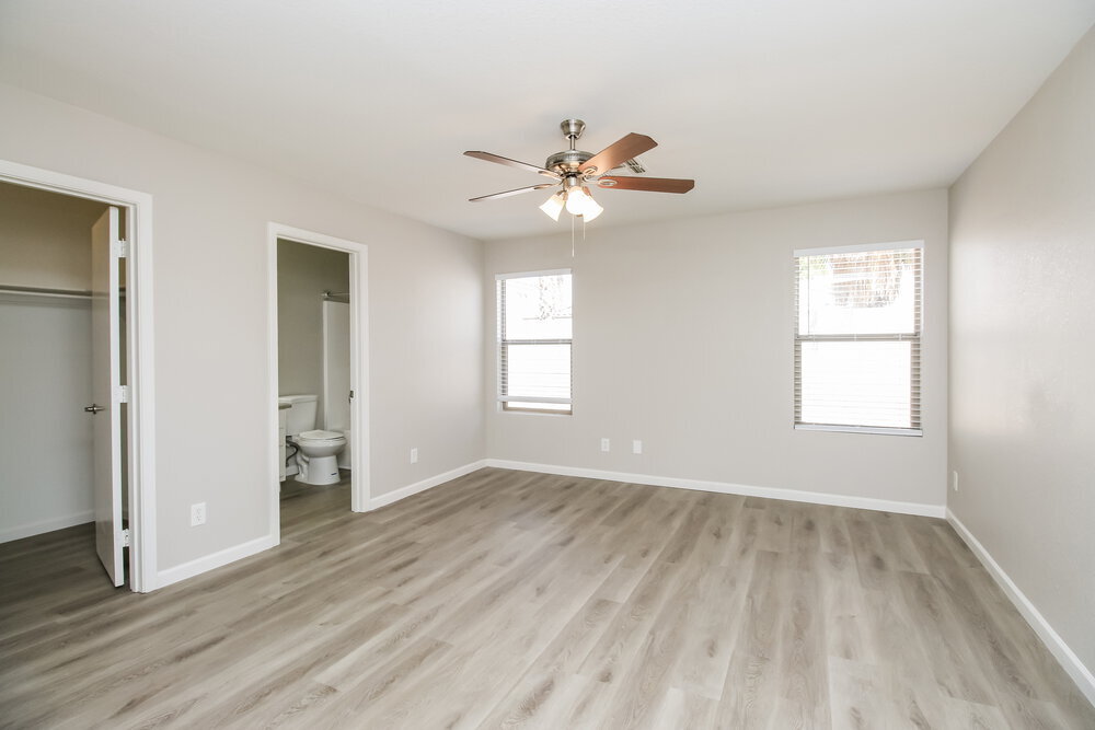 Building Photo - 10938 E Flossmoor Ave