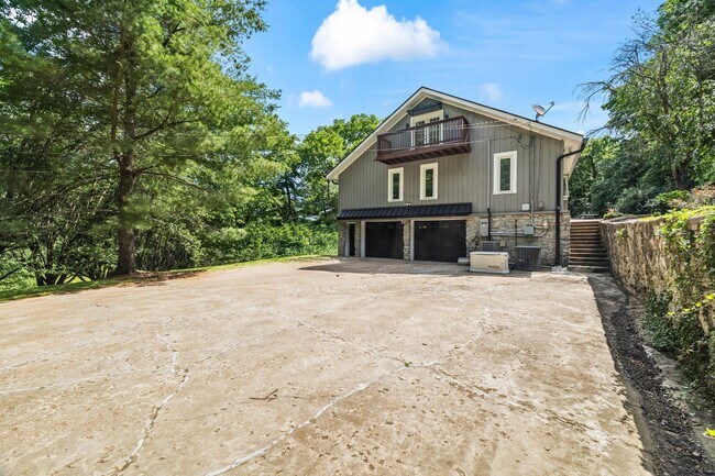 Building Photo - 5353 Green Valley Ct