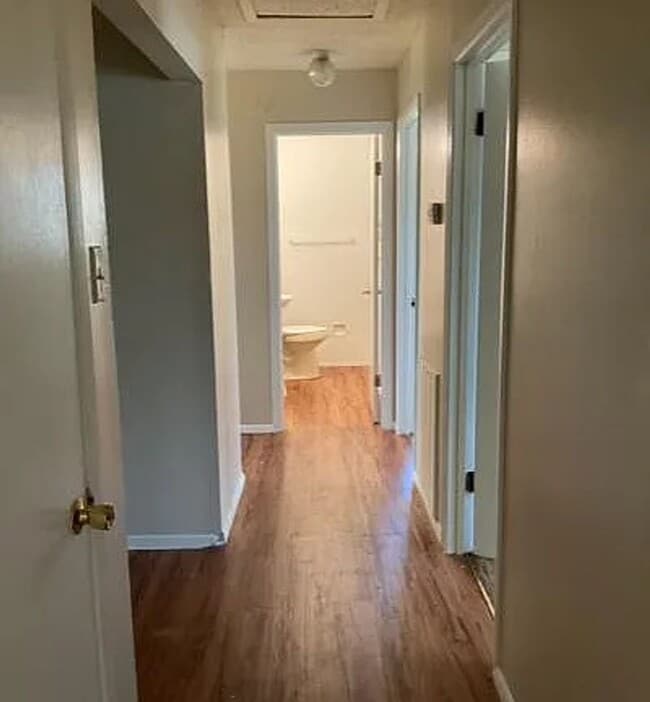 Building Photo - Knoxville 37930 - 3 bedroom, 1 bath home - Contact Howard Grower (865) 705-0969