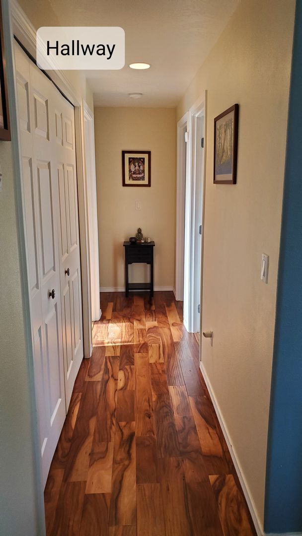 Building Photo - Charming 3 Bed, 2 Bath House with 2 Car Garage, Fenced Backyard and Central AC!