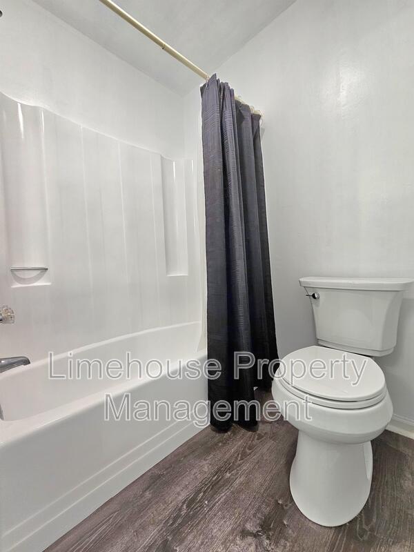 Building Photo - 435 Chatterton Dr