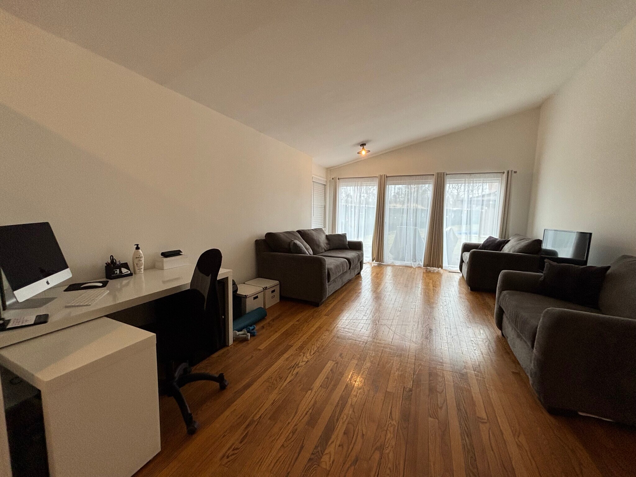 Building Photo - 434 Park Ln