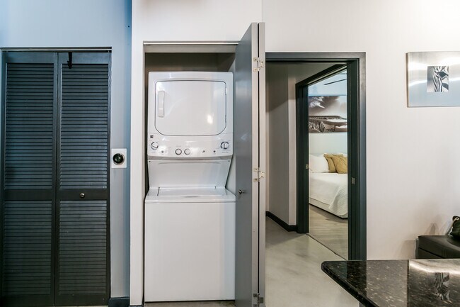 Building Photo - 2001 Biscayne Blvd