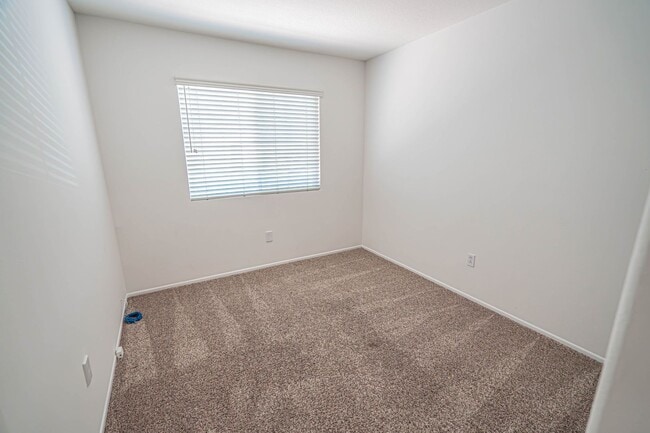 Building Photo - The Palisades -  3 Bedroom Townhome for Rent in Stevenson Ranch!