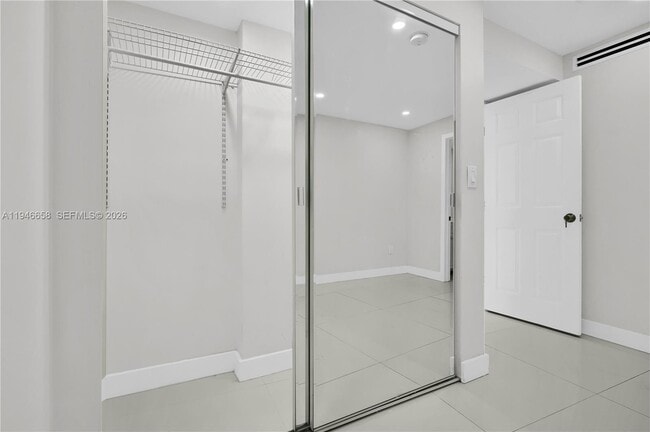 Building Photo - 4141 Nautilus Dr