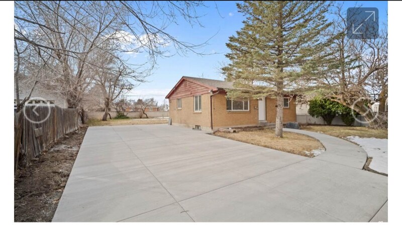 Building Photo - 446 E Mountain View Dr