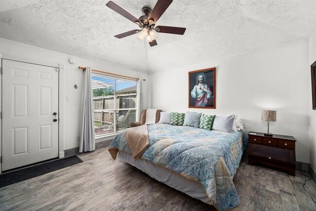Building Photo - 16323 La Luna Dr