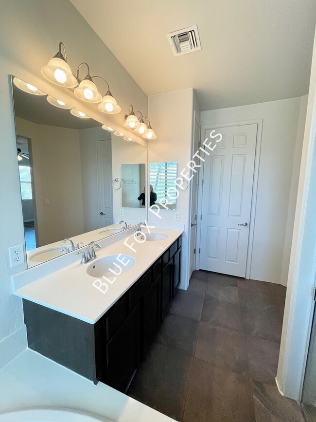 Building Photo - 3980 W Kiley Ct