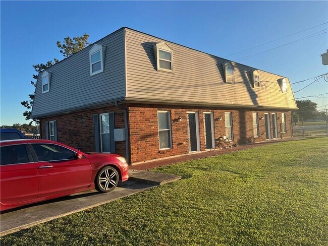 Primary Photo - 316 Plantation Dr