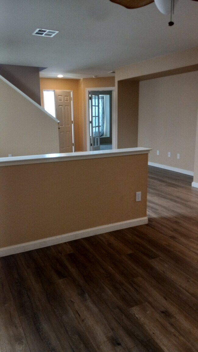 Building Photo - 3034 Roadrunner Dr