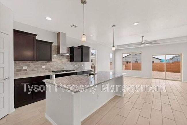 Building Photo - 247 Needle Ave SW