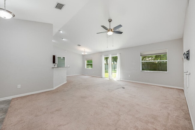 Building Photo - 304 Woods Landing Dr