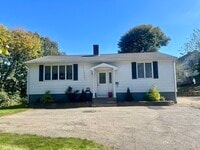 Building Photo - 24 Lily St