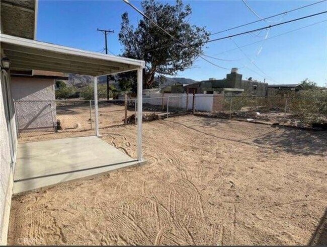 Building Photo - Cute and cozy 2 bedroom 1 bath