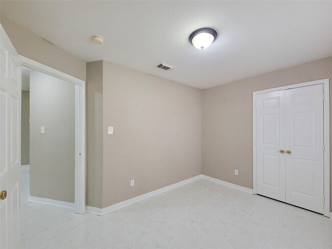 Building Photo - 5322 Rivergate Dr