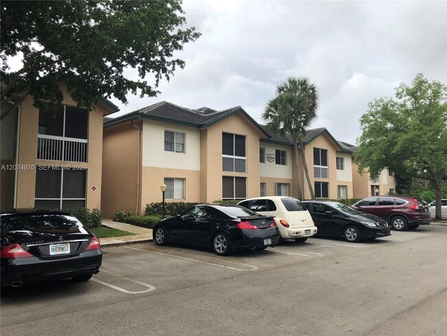 Building Photo - 9855 Westview Dr