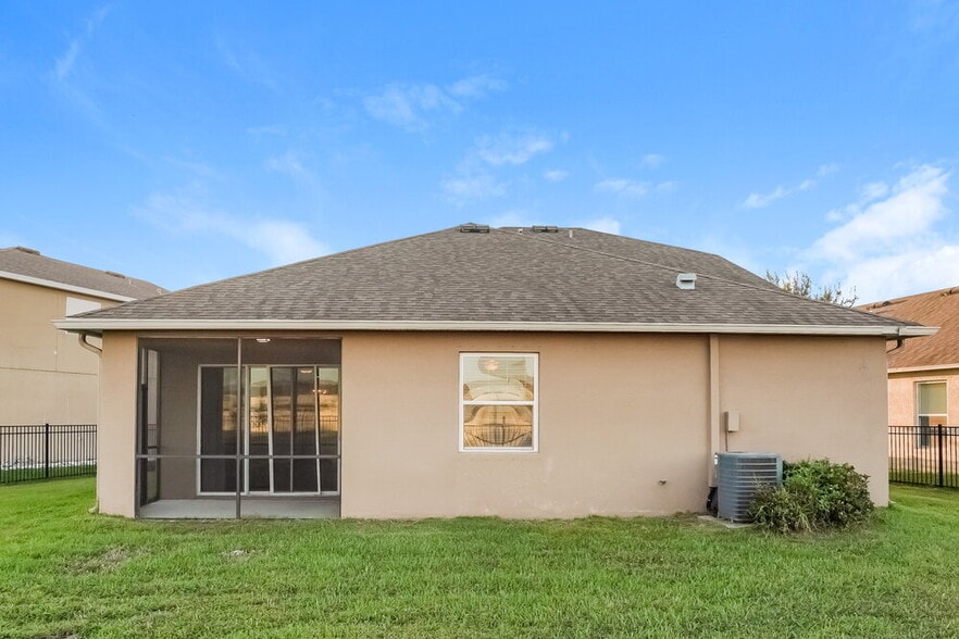 Building Photo - 10141 Celtic Ash Dr
