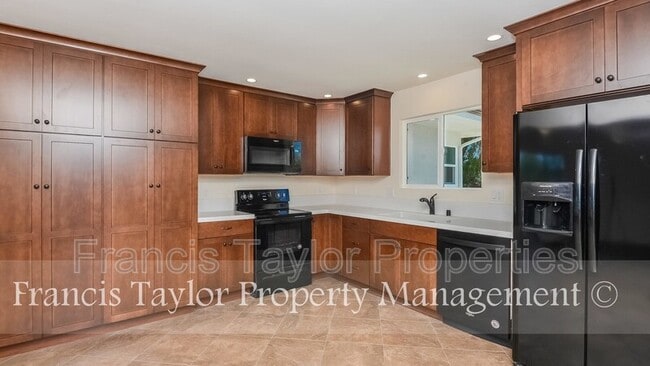 Building Photo - 2559 Haas St