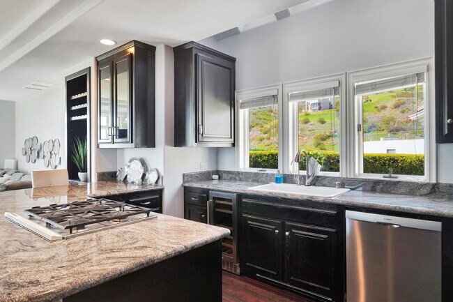 Building Photo - 3000 Sequit Dr