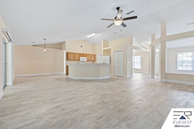 Building Photo - 96 Whispering Pine Dr