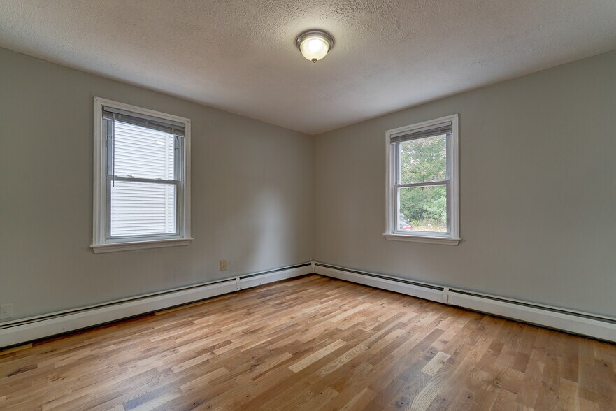 Building Photo - 117 Sheldon Ter