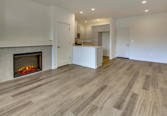 Building Photo - Modern 3 BR, 2 BA Townhouse in the Heart of Bend, OR!