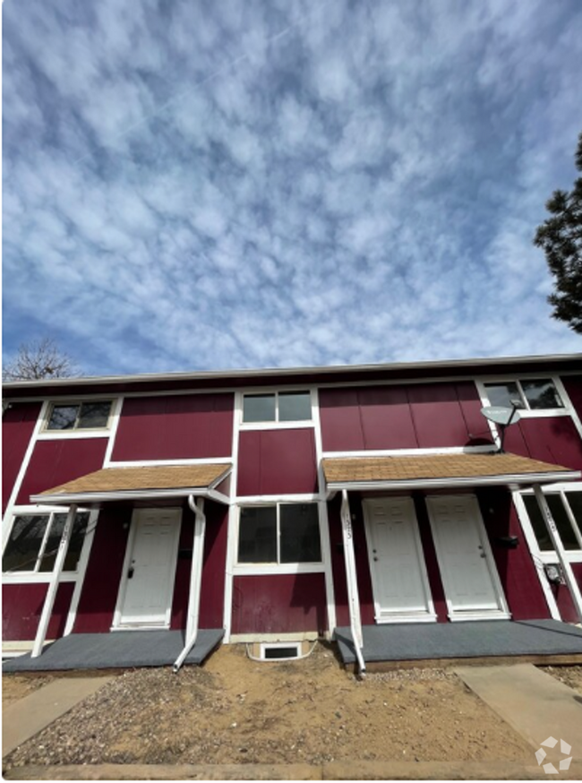 Building Photo - Triplex townhome blocks away from Anshutz ...