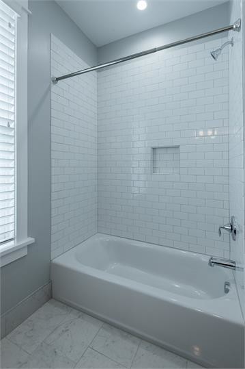 Building Photo - 8 Sanctuary Ct