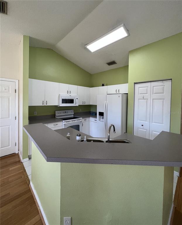 Building Photo - 6807 Kingston Dr